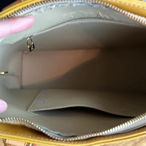 Louis Vuitton Houston Tote Lime Yellow Leather Monogram Vernis - Picture 8 of 14